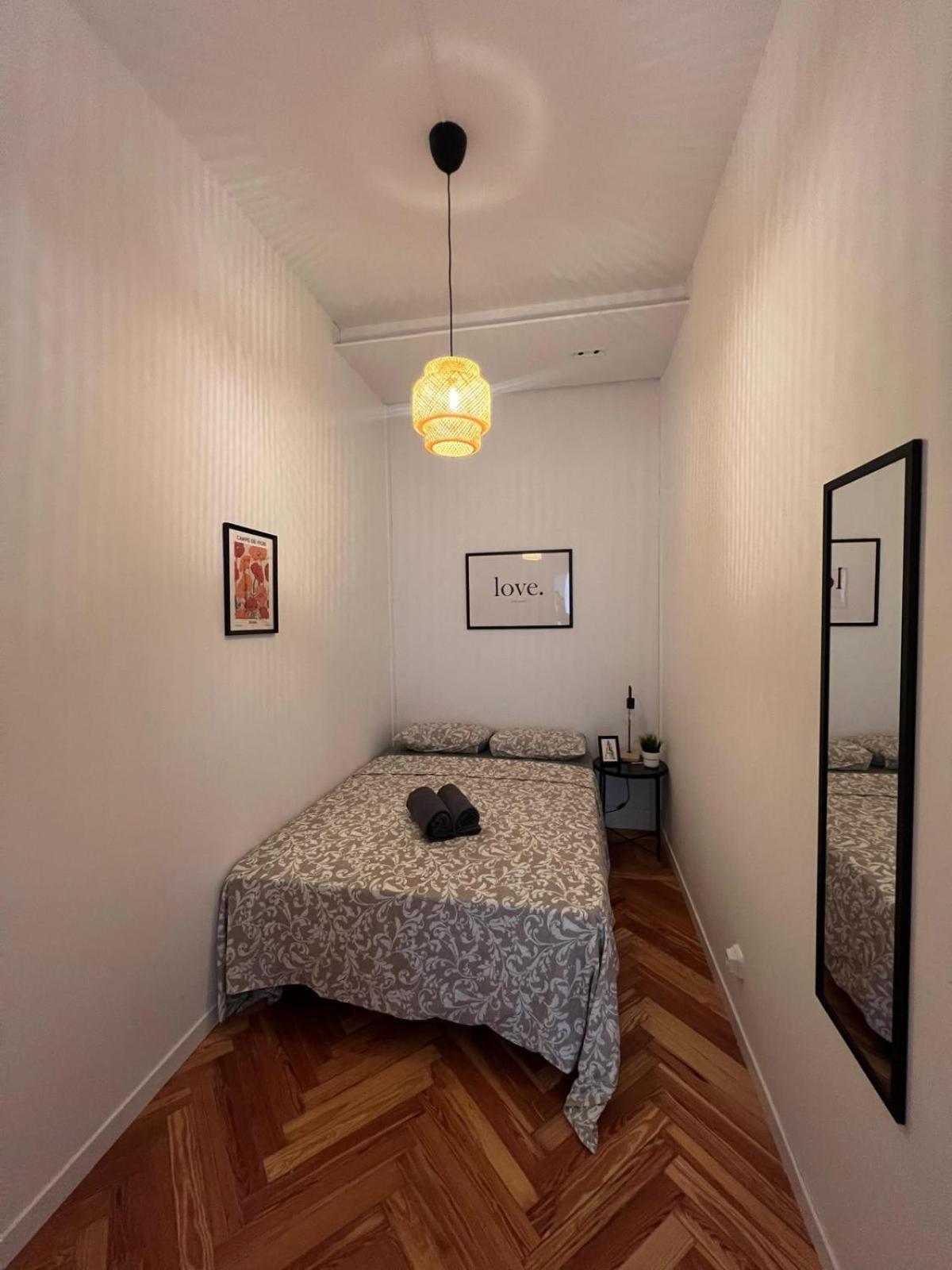 Private Rooms In Magdalena Street Madrid Exterior foto